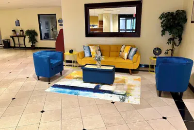 Photo 3 - Days Inn & Suites by Wyndham Laurel Near Fort Meade