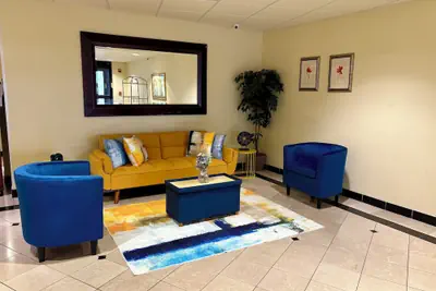 Photo 4 - Days Inn & Suites by Wyndham Laurel Near Fort Meade