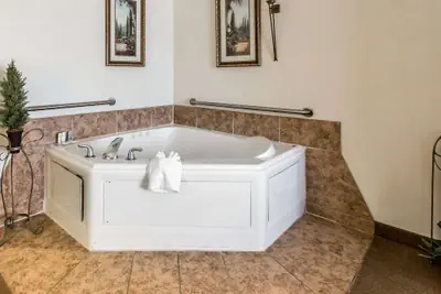 Photo 5 - Quality Inn & Suites Guymon East