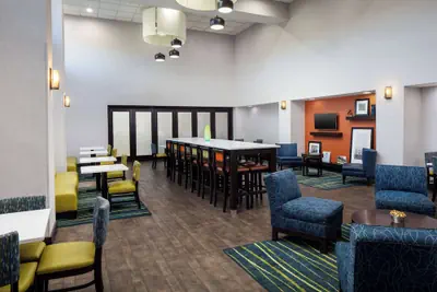 Photo 4 - Hampton Inn & Suites Savannah - I-95 South - Gateway