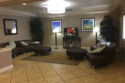 Photo 4 - Candlewood Suites Joplin by IHG