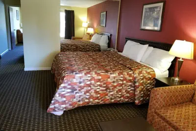 Photo 4 - Royal Inn