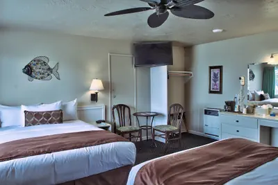 Photo 5 - Lovers Point Inn