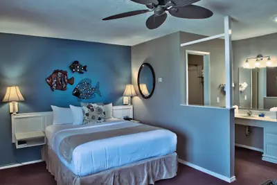 Photo 4 - Lovers Point Inn