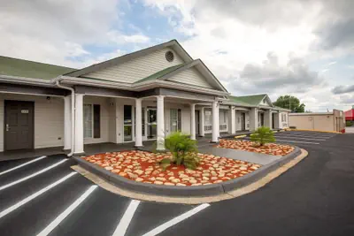 Photo 2 - Suburban Studios Spartanburg - I-26