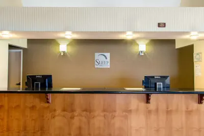 Photo 4 - Sleep Inn & Suites Bakersfield North