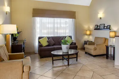 Photo 5 - Sleep Inn & Suites Bakersfield North