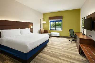 Photo 2 - Holiday Inn Express Hotel & Suites Panama City-Tyndall by IHG