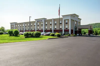 Photo 2 - Hampton Inn Pine Grove