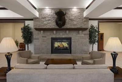 Photo 3 - Crown Pointe Lodge, BW Signature Collection