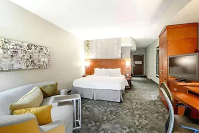 Photo 4 - Courtyard by Marriott Salisbury