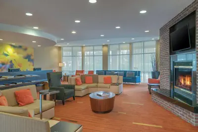 Photo 2 - Courtyard by Marriott Salisbury