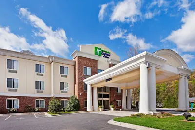 Photo 2 - Holiday Inn Express Hotel & Suites Cherokee / Casino by IHG