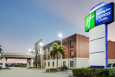 Photo 2 - Holiday Inn Express Hotel & Suites Clewiston by IHG