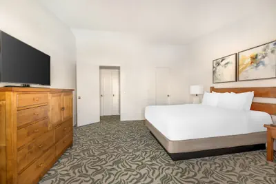 Photo 4 - Riviera Oaks Resort