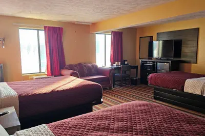 Photo 4 - Budgetel Inn and Suites