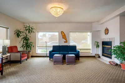 Photo 3 - Comfort Inn & Suites Salem Northeast