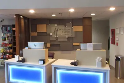 Photo 4 - Holiday Inn Express & Suites South - Lincoln by IHG