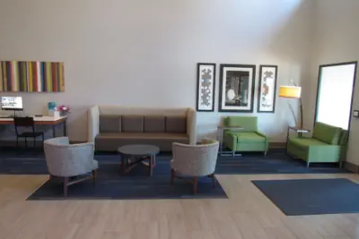 Photo 5 - Holiday Inn Express & Suites South - Lincoln by IHG