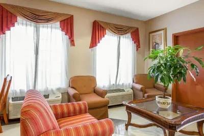 Photo 3 - Econo Lodge Brunswick Travel Center