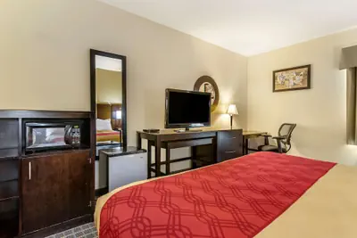 Photo 5 - Econo Lodge Brunswick Travel Center