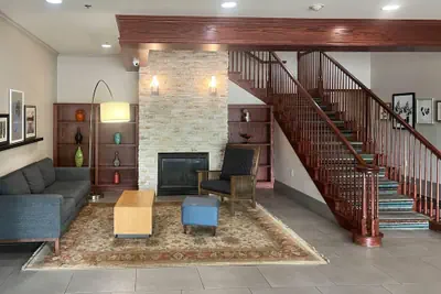 Photo 2 - Comfort Inn & Suites St. Paul Northeast