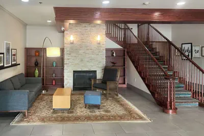 Photo 2 - Comfort Inn & Suites St. Paul Northeast