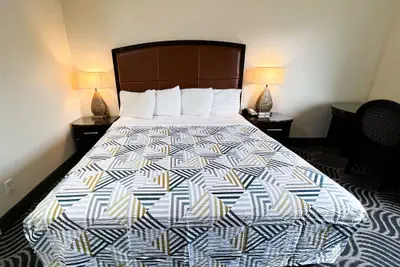 Photo 2 - Executive Inn & Suites Breaux Bridge, LA