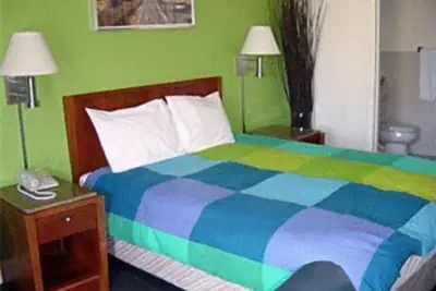 Photo 4 - Sequoia Inn