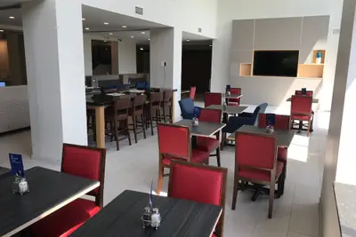 Photo 4 - Holiday Inn Express Hotel & Suites Rochester - Victor by IHG