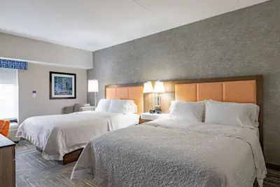 Photo 4 - Hampton Inn & Suites Knoxville-Downtown
