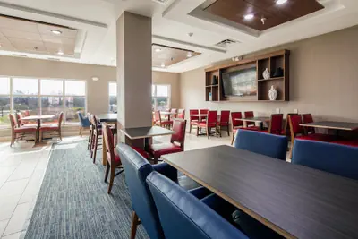 Photo 4 - Holiday Inn Express & Suites Lenoir Cty by IHG