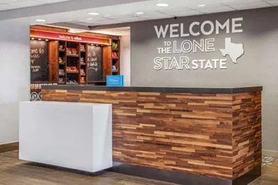 Photo 5 - Hampton Inn & Suites-Dallas Allen