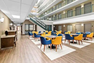 Photo 4 - Comfort Suites Near Potomac Mills