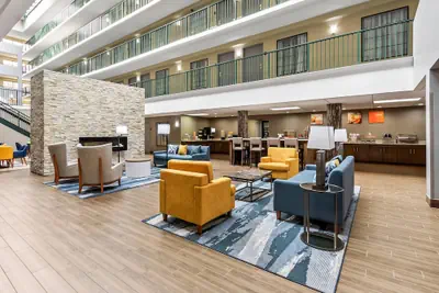 Photo 3 - Comfort Suites Near Potomac Mills