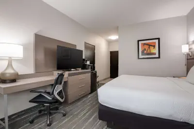 Photo 4 - Best Western NSU Inn