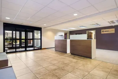 Photo 3 - Clarion Pointe Charleston - West Ashley