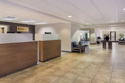 Photo 4 - Clarion Pointe Charleston - West Ashley