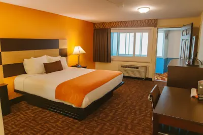 Photo 2 - Eastern Inn