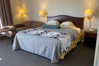Photo 3 - Sherwood Motel