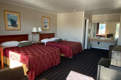 Photo 5 - Sherwood Motel