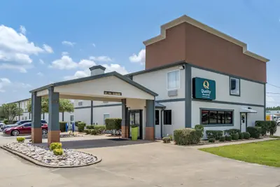 Photo 2 - Quality Inn & Suites Demopolis