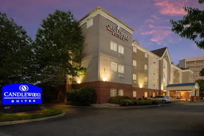 Photo 2 - Candlewood Suites Virginia Beach Town Center by IHG