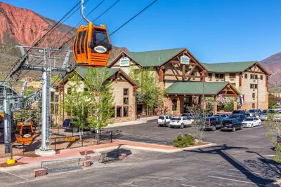 Photo 2 - Hotel Glenwood Springs