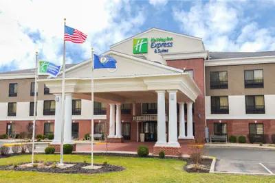 Photo 2 - Holiday Inn Express & Suites Ashland by IHG