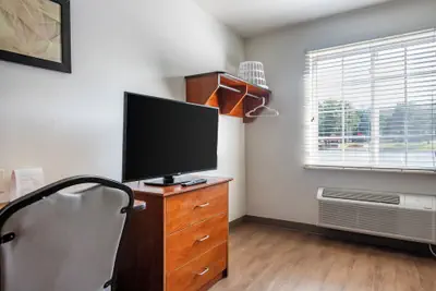 Photo 4 - Woodspring Suites Huntsville Madison