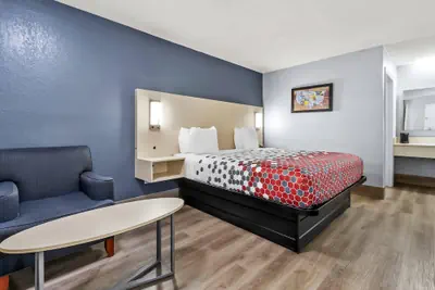 Photo 5 - Econo Lodge Inn & Suites Cayce I-26 Airport