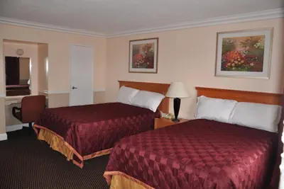 Photo 5 - Econo Lodge Oakland Lake Merritt Area
