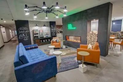 Photo 4 - Comfort Suites Airport