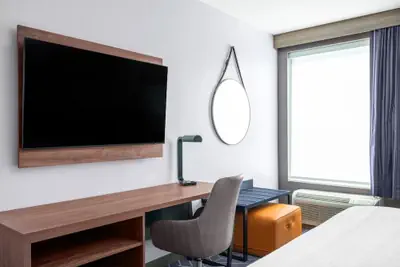 Photo 5 - La Quinta Inn & Suites by Wyndham Auburn